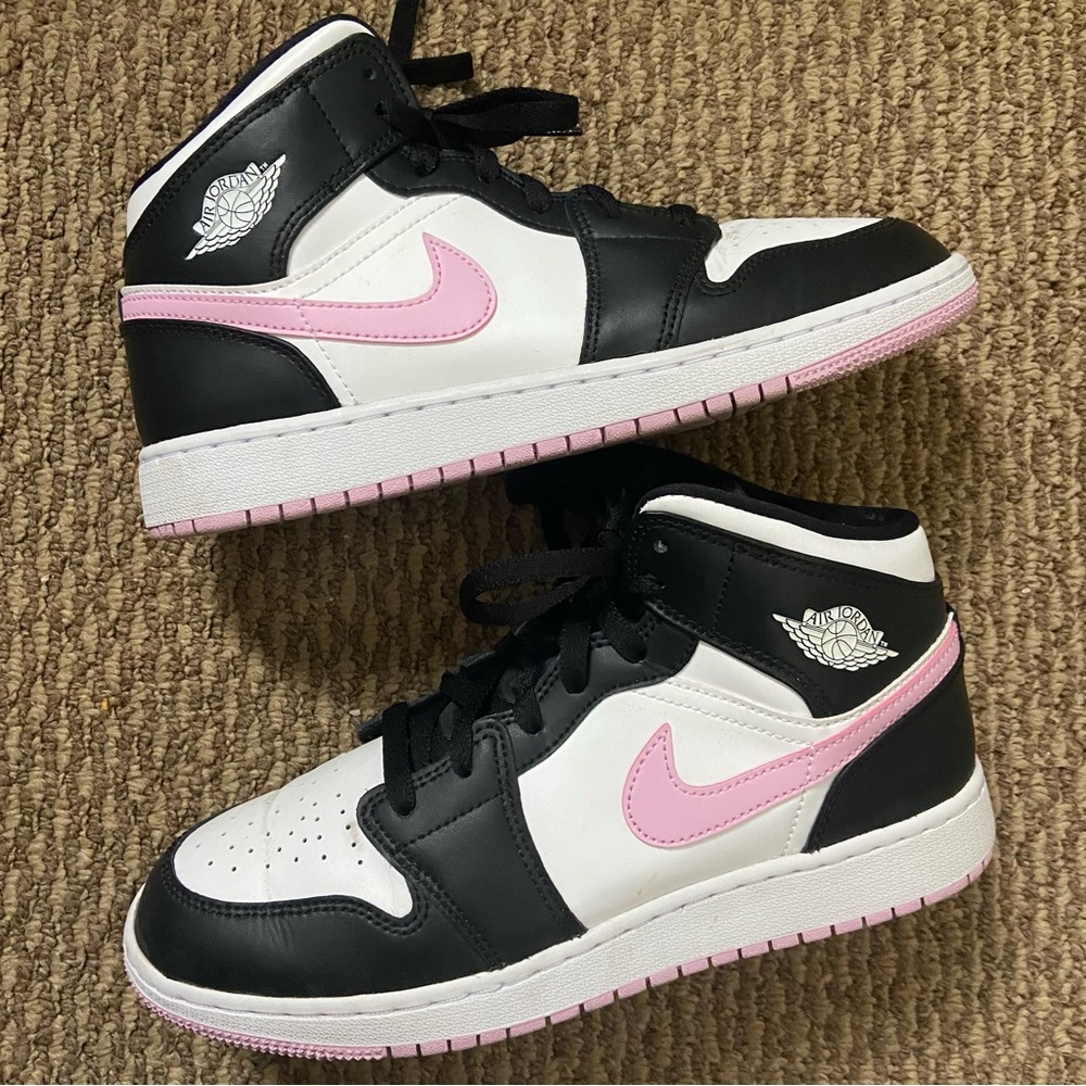 Air Jordan 1 Mids Arctic Pink